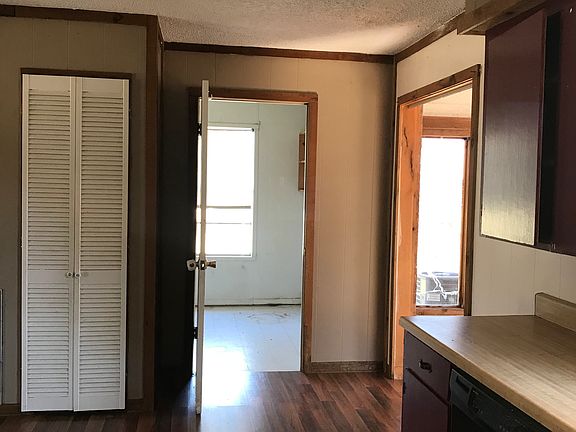 L-pantry; R-laundry room