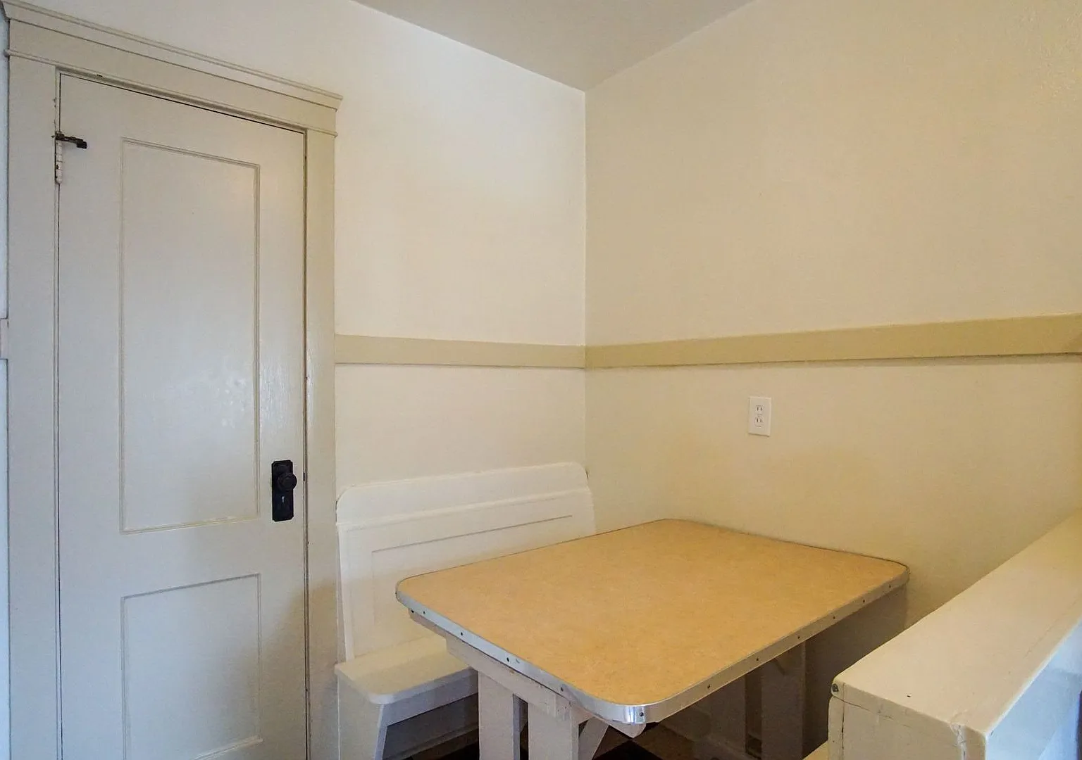 Rare Find! Lovely Corner 1-BDR w/Hardwoods, A/C + Built-in Dining Set! — Photo 1