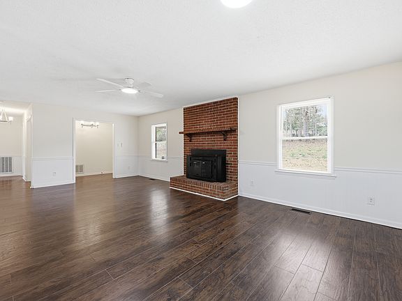 4th image of 224 Yamasee Rd