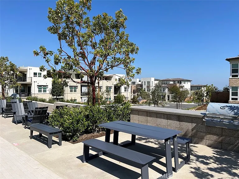 435 Mullberry Pl — Photo 41