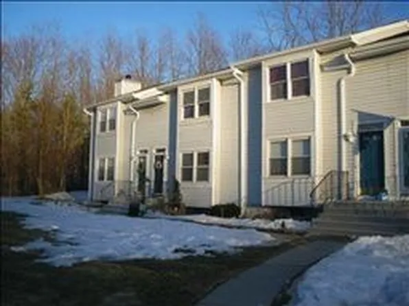48 Village Dr #406, Hamburg, NJ 07419