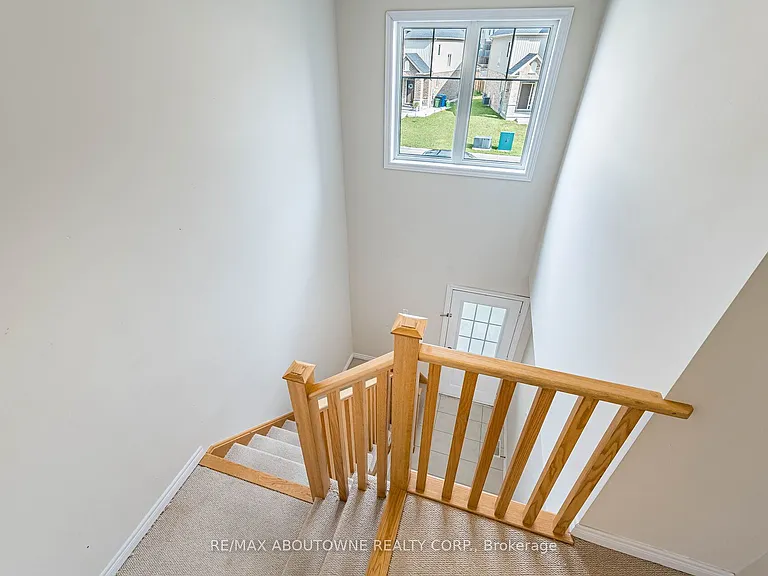 81 Pettitt Dr — Photo 23