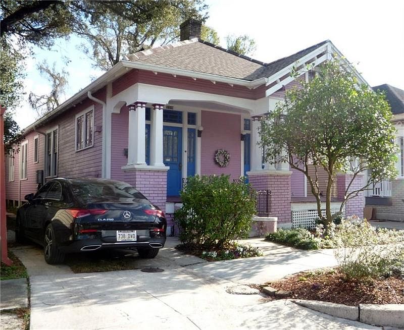 1st image of 2219 Burdette St