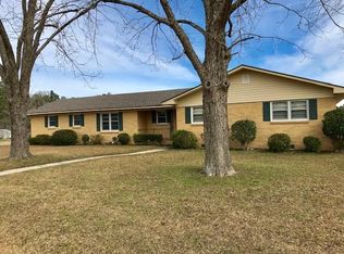 1906 Center Dr, Vidalia, GA 30474