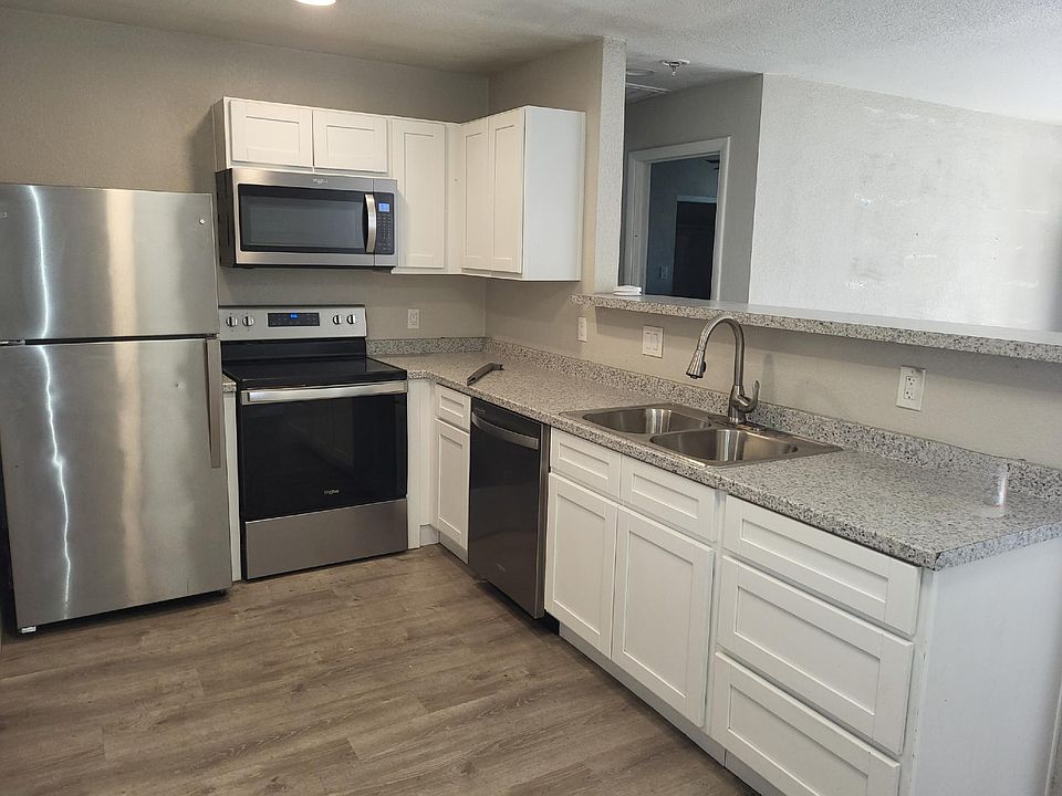 1st image of 2612 W Pierson St #B
