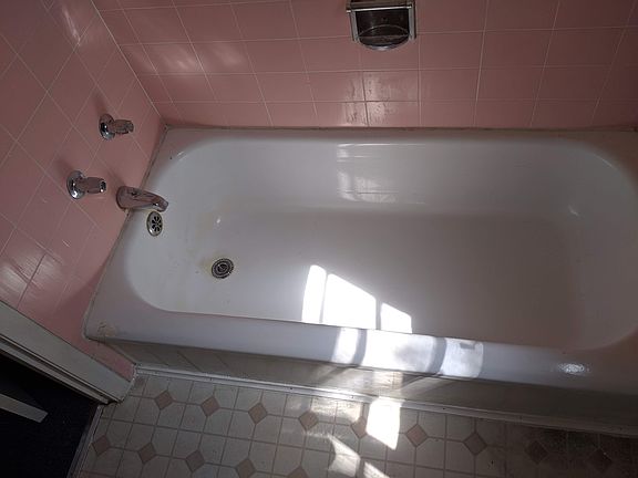 5th image of 405 N Division St