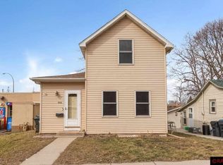 908 N 7th St, Mankato, MN 56001