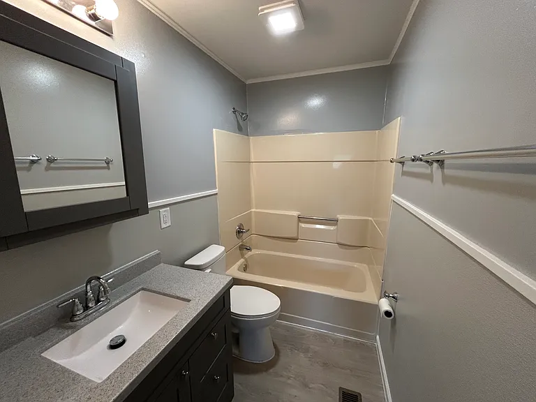 1631 S Walnut Ln — Photo 4