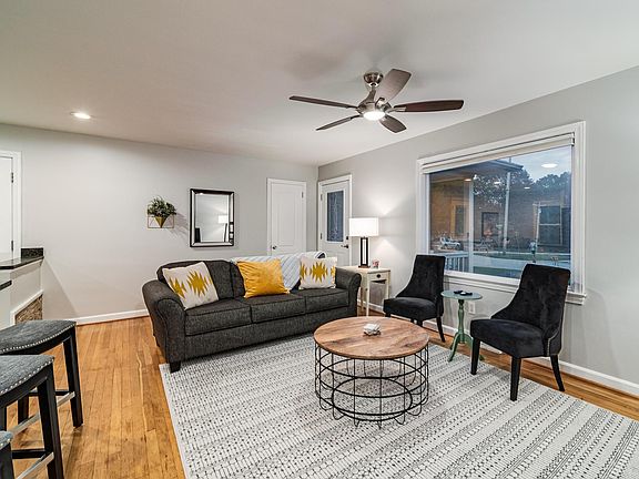 3rd image of 35 N Garden Cir