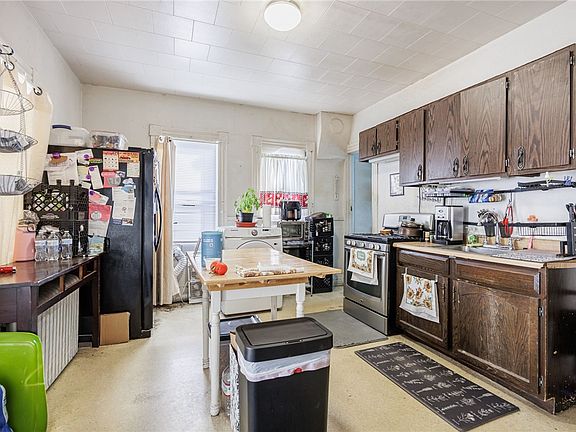 3rd image of 51 Joseph Pl