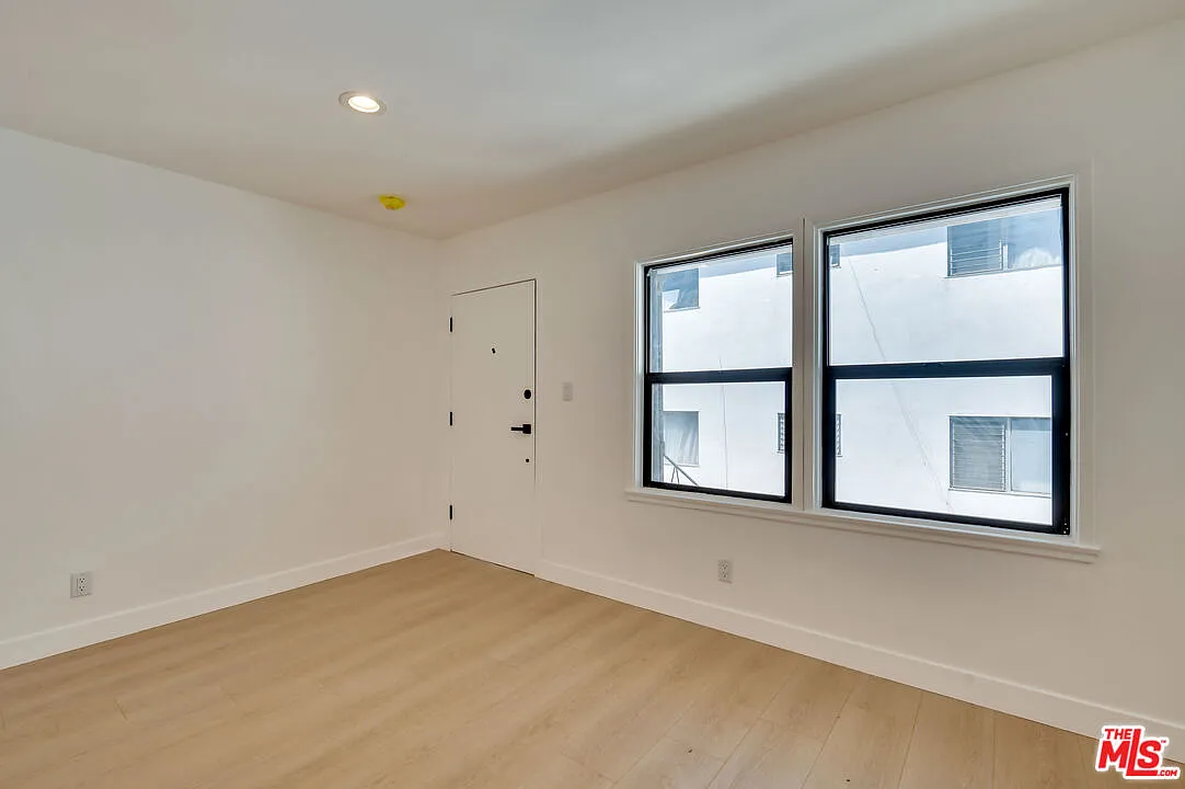 2 bed, 1.0 bath, 800 sqft, $3,700 — Photo 1