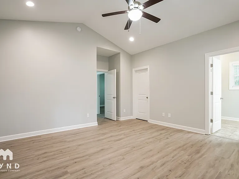 404 Washington St — Photo 10