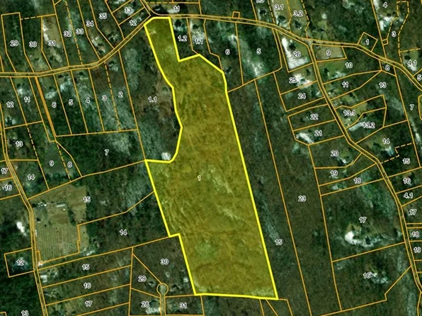 43 Yew St, Douglas, MA 01516