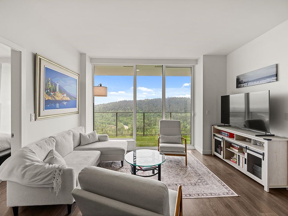 1st image of 567 Clarke Rd #4102