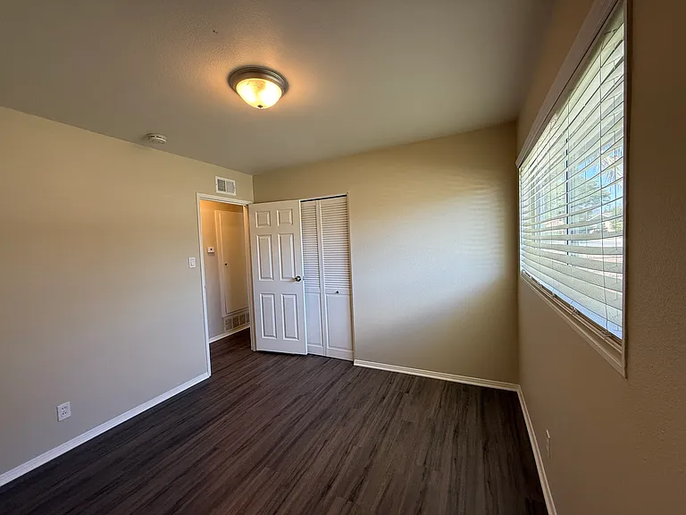 1693 Blackwall Dr — Photo 12