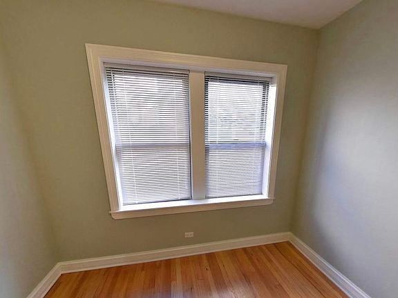 3rd image of 626 W Roscoe St #Xymun36z8