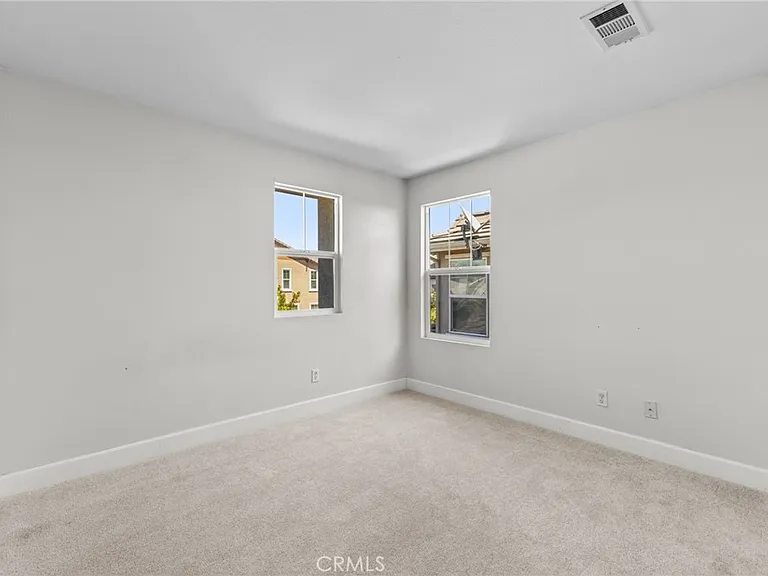 28403 Ravenna St — Photo 24