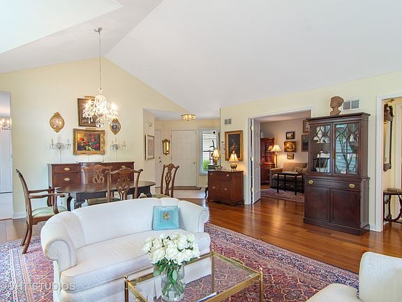 5th image of 489 Park Barrington Dr