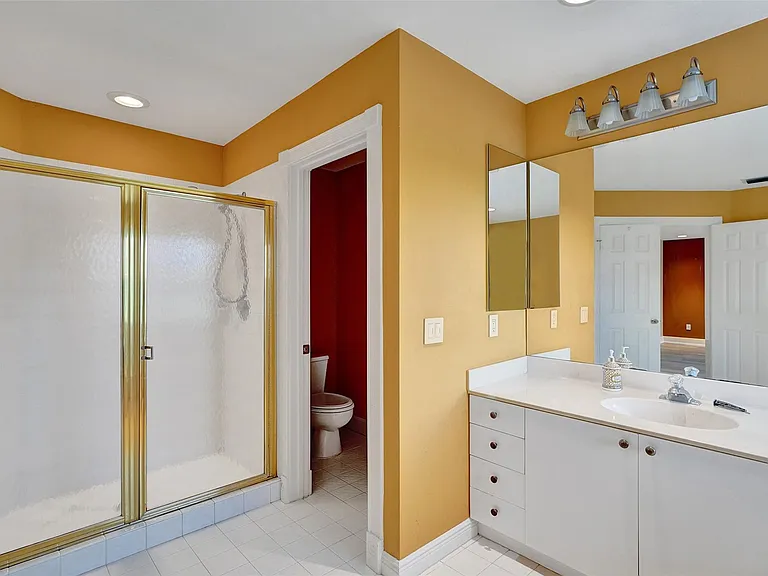 10902 Tamoron Ln — Photo 37
