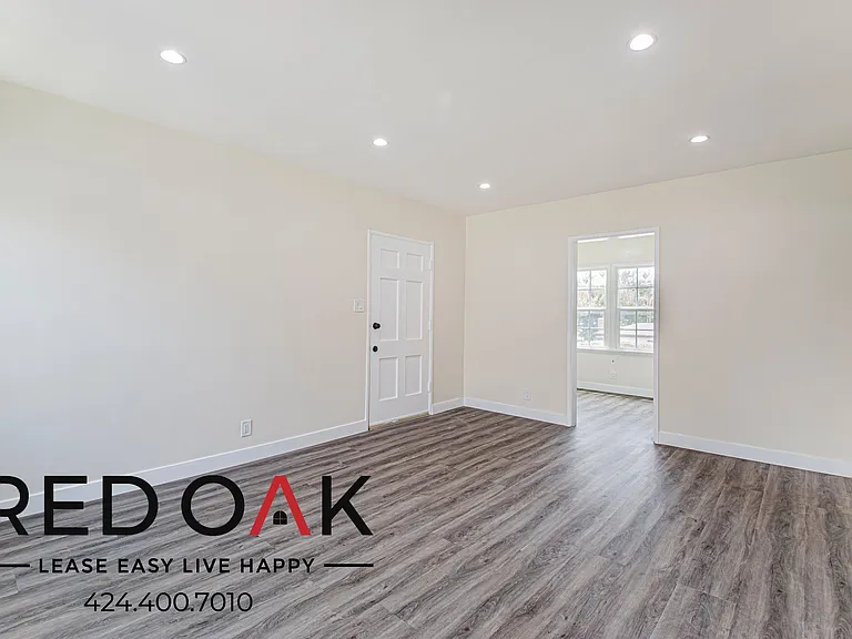 2609 W 48th St #2 — Photo 4