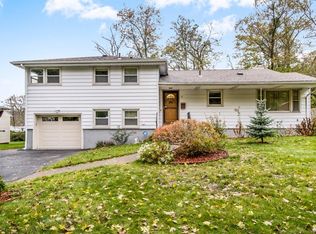 54 Valley Hill Dr, Worcester, MA 01602