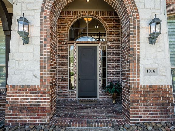 5th image of 1016 Burnet Dr