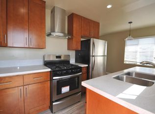 921 E Mendocino St, Altadena, CA 91001