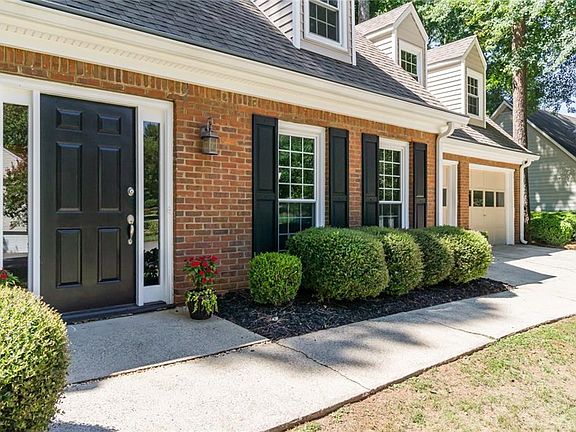 2nd image of 2151 Meadowind Ln NE