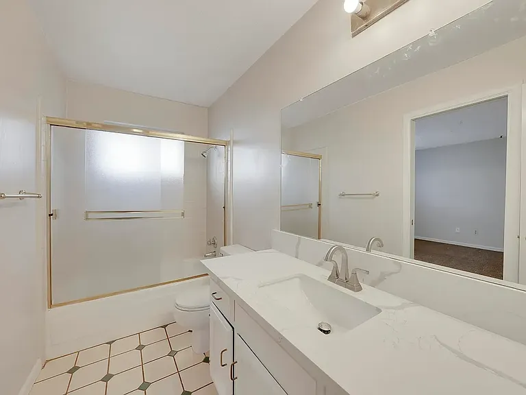 2297 N Polk St — Photo 18