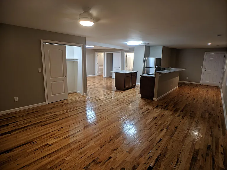 2435 S Dixie Dr — Photo 26