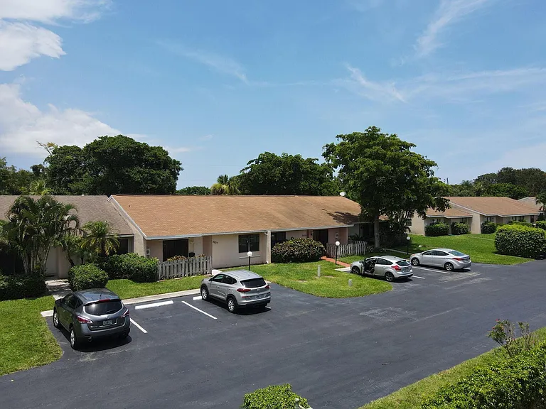 3797 Park Lane Villas Rd — Photo 2
