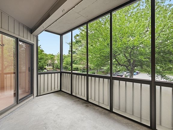 5th image of 770 Salisbury St #330