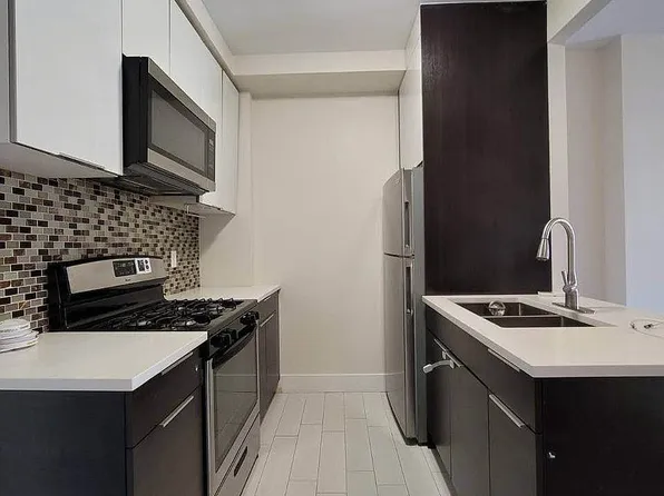 1122 Chestnut Ave #4, Brooklyn, NY 11230