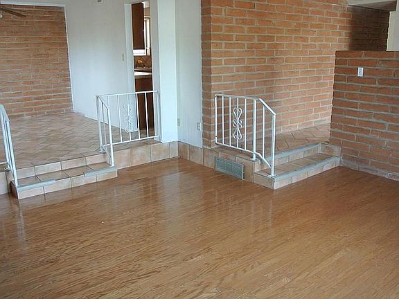 Sunken Lvg Room, Dining Rm