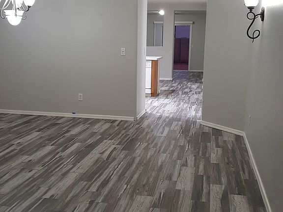 4th image of 11605 W Cinnabar Ave