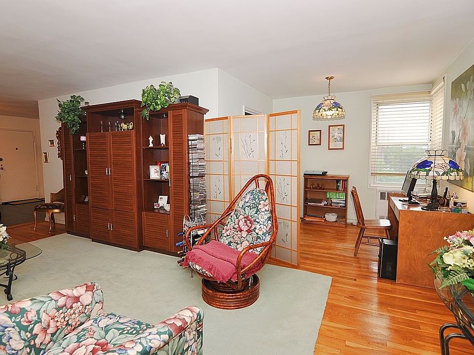 1st image of 20915 18th Ave APT 6B