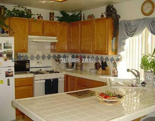 2nd image of 7935 Laurelton Pl