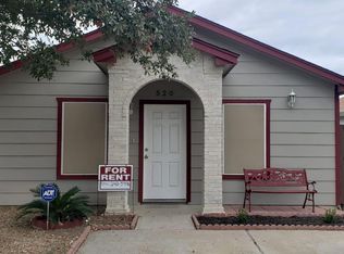 520 Mohican Dr, Laredo, TX 78045