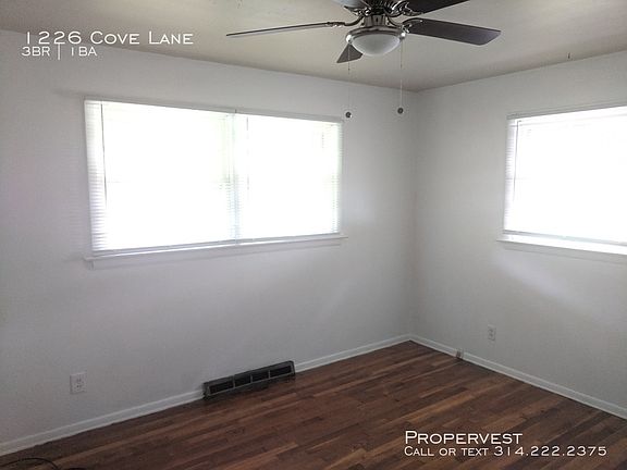 4th image of 1226 Cove Ln