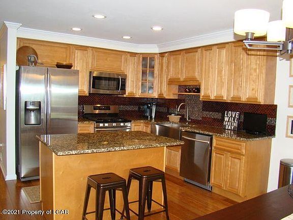 3rd image of 220 Hillside Ii