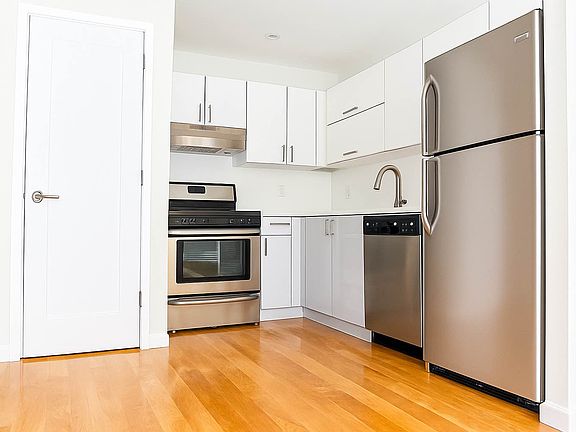 5th image of 278 6th St APT 3I