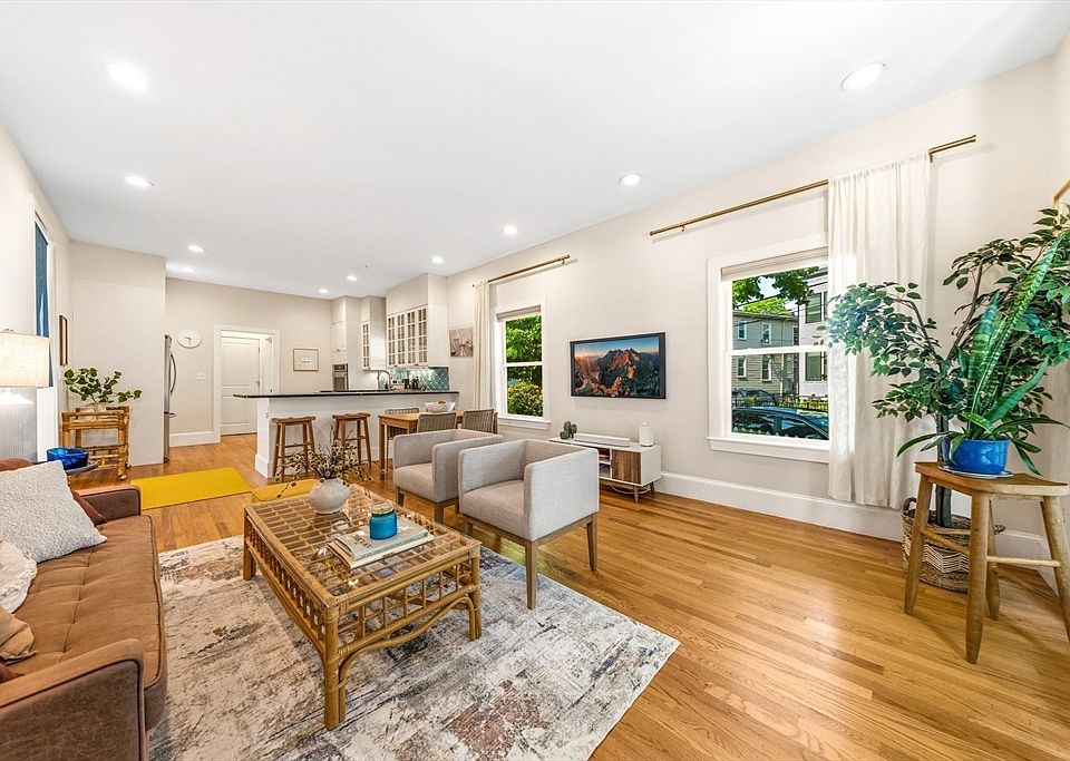 1st image of 36 Oak St #1