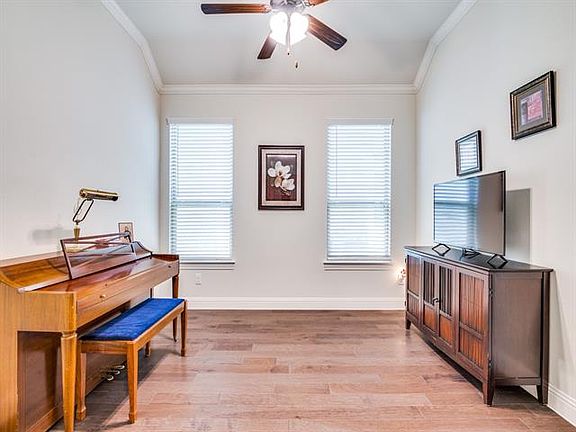 4th image of 10908 Brownwood Pl