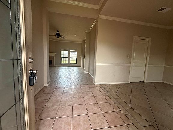 3rd image of 8010 Torrey Pines Cir