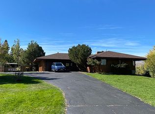 1335 Hillcrest Dr, Lander, WY 82520