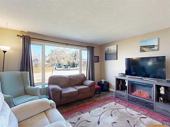 2nd image of 4002 E 58th St