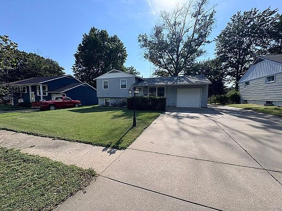 2nd image of 2543 SW Belle Ave