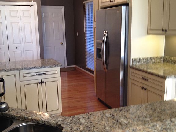 Kitchen, Door to garage