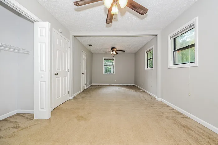 999 Fairview Rd — Photo 7