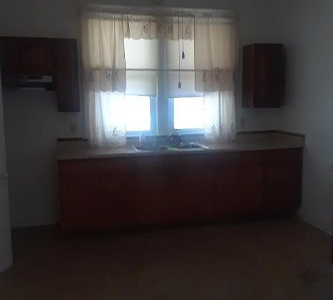 3rd image of 1458 E Main St